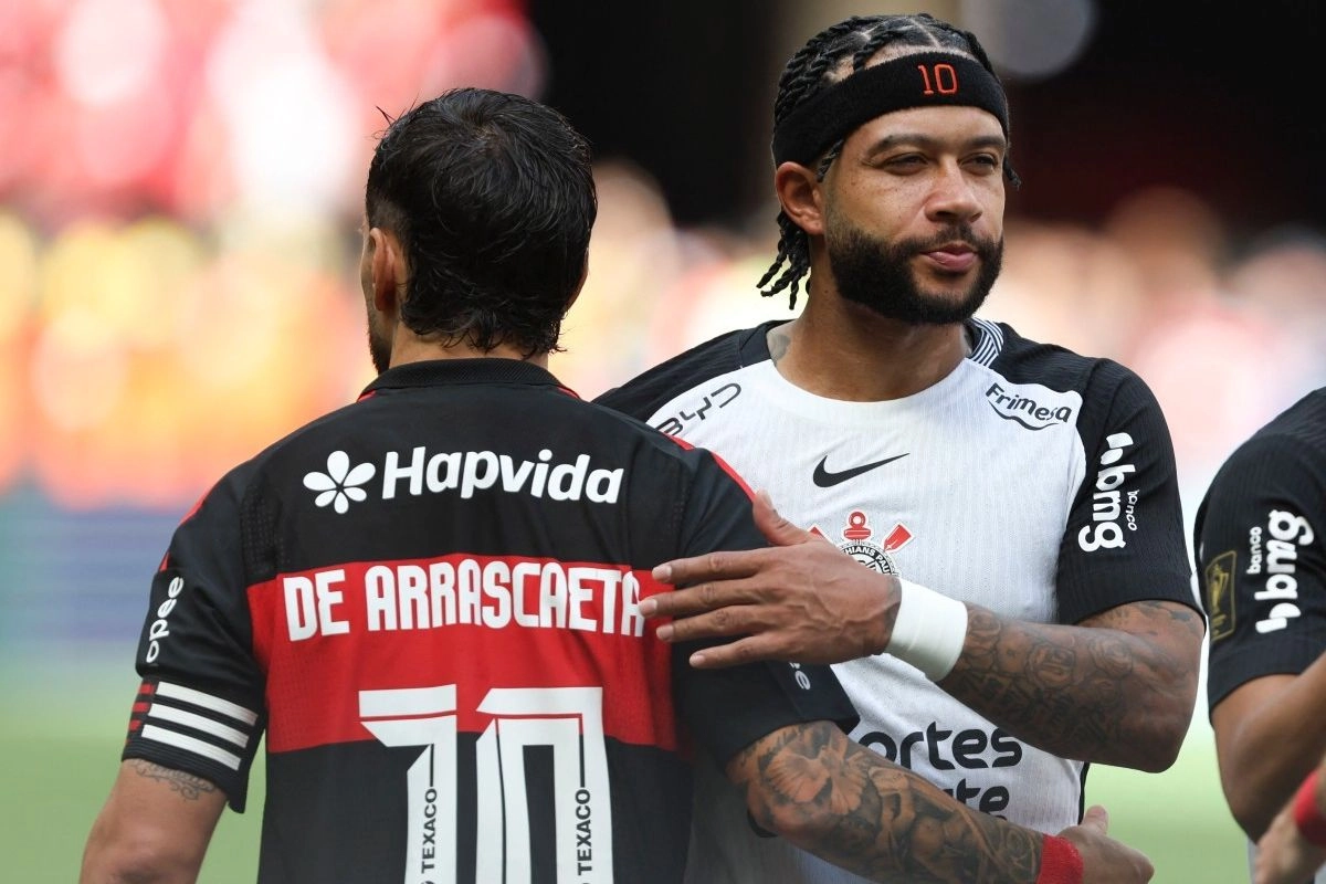 Eks MU Terancam Sanksi 6 Laga Usai Gunakan Ponsel di Liga Brasil