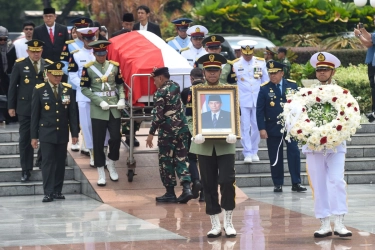 Juwono Sudarsono: Arsitek Reformasi Pertahanan Indonesia