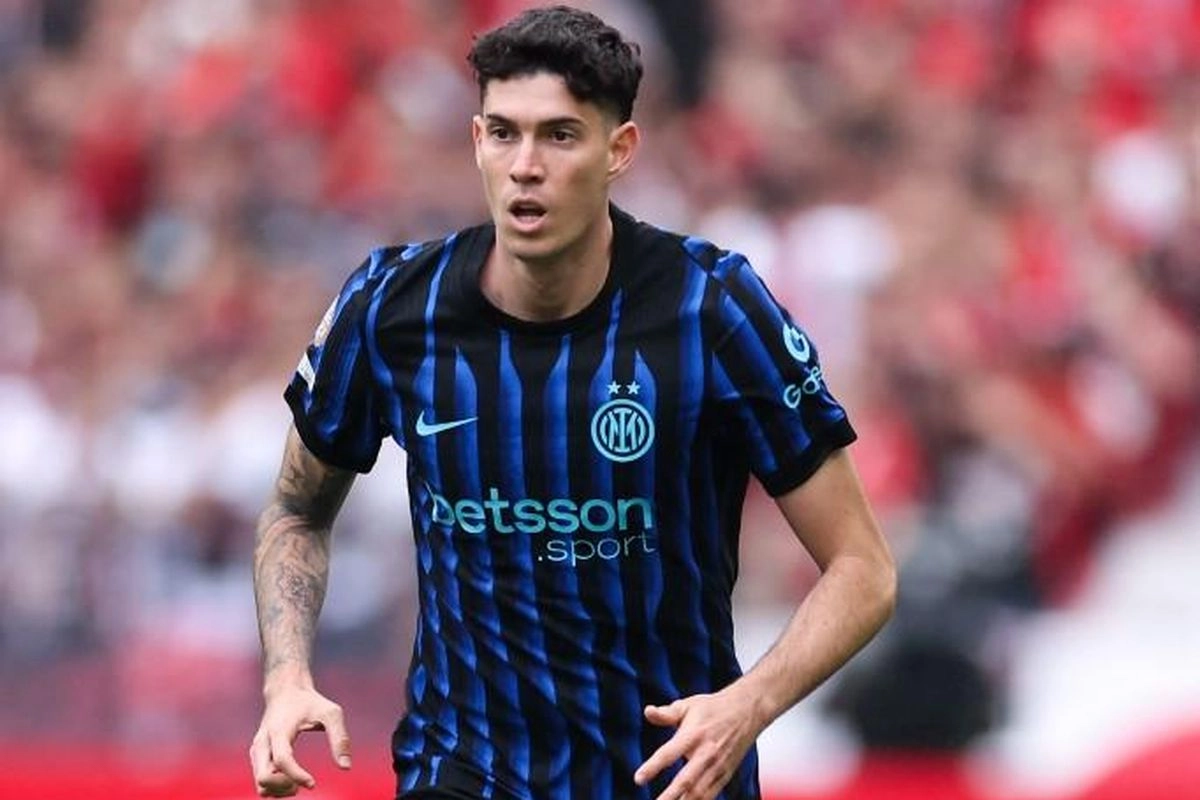 Barcelona Terus Kejar Alessandro Bastoni, Bek AS Roma Jadi Alternatif