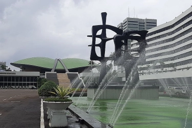 Batasi Penggunaan AC hingga Naik Transportasi Umum Jadi Strategi Efisiensi DPR