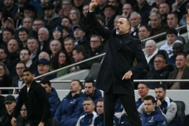 Bursa Suksesor Tudor di Tottenham: Huetter Menolak, Redknapp Buka Pintu