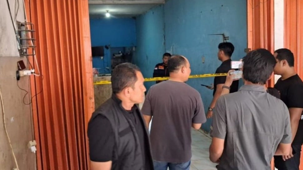 Geger! Bos Ayam Geprek di Bekasi Temukan Jasad Karyawan Terbungkus Plastik dalam Freezer