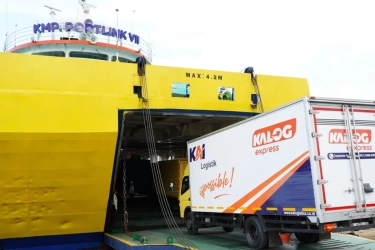 Arus Balik Ketapang Padat, Truk Logistik Meningkat