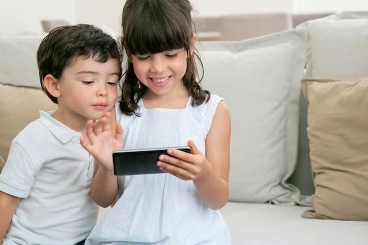 Cara Aman Anak Tetap Kreatif di Media Sosial Menurut Psikolog