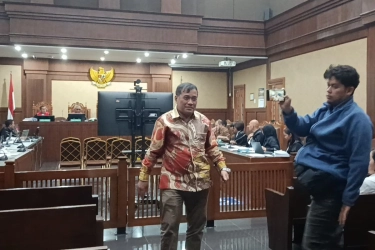 Deputi LKPP Cerita Nego Harga Smartboard Prabowo dari Rp 100 Juta Turun ke Rp 26 Juta di Sidang Chromebook
