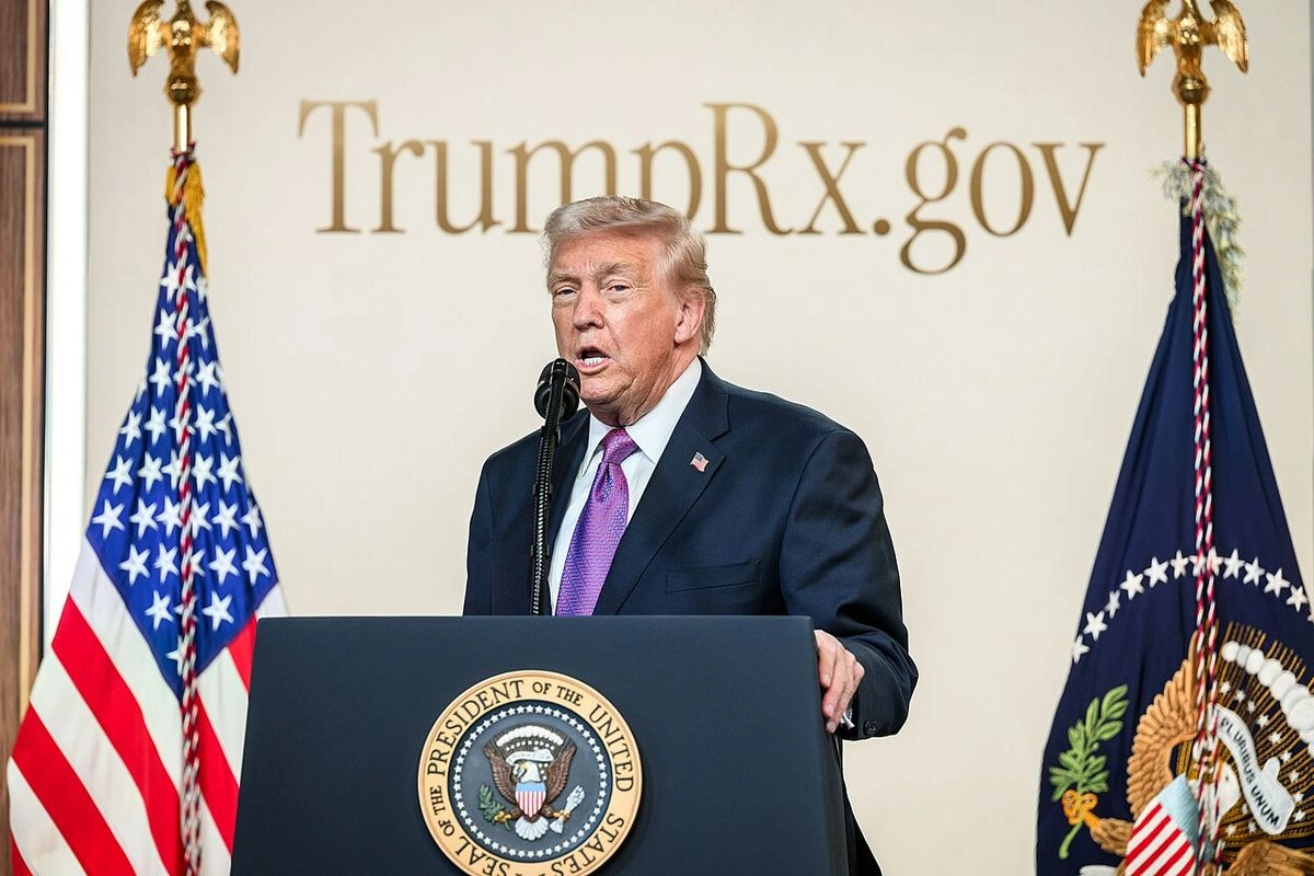 Trump ''Gembar-gembor'' Menang Perang, Yakinkan Warga AS soal Urgensi Serang Iran