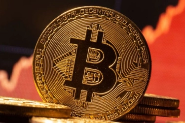 Bitcoin Terjepit Sentimen Global, Investor Besar Ramai-ramai Jual