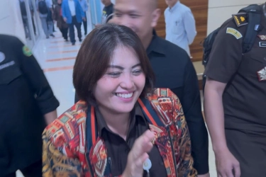 Disebut Dapat Mobil dari Bupati Karo, Kajari Karo Diam dan Tersenyum