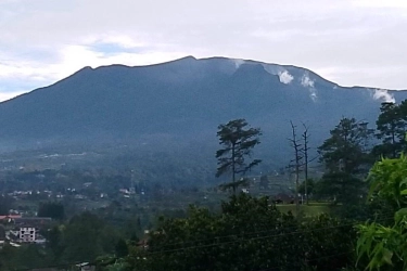 Pendakian Gunung Gede Pangrango Kembali Dibuka Mulai 13 April 2026