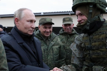 Putin Nyatakan Rusia Siap Turun Tangan di Konflik Timur Tengah