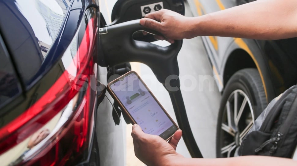 Harga BBM Terancam Naik, Ekonom Minta Pemerintah Gaungkan Kembali Insentif EV