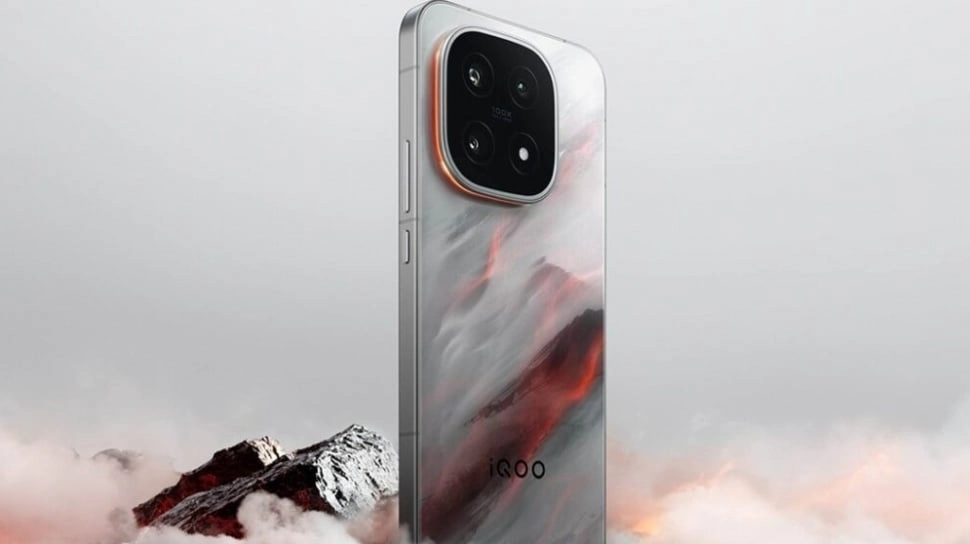 iQOO 15 Apex Edition Resmi Debut: Tampil Menawan dengan Desain Holografik, Mewah bak Marmer!