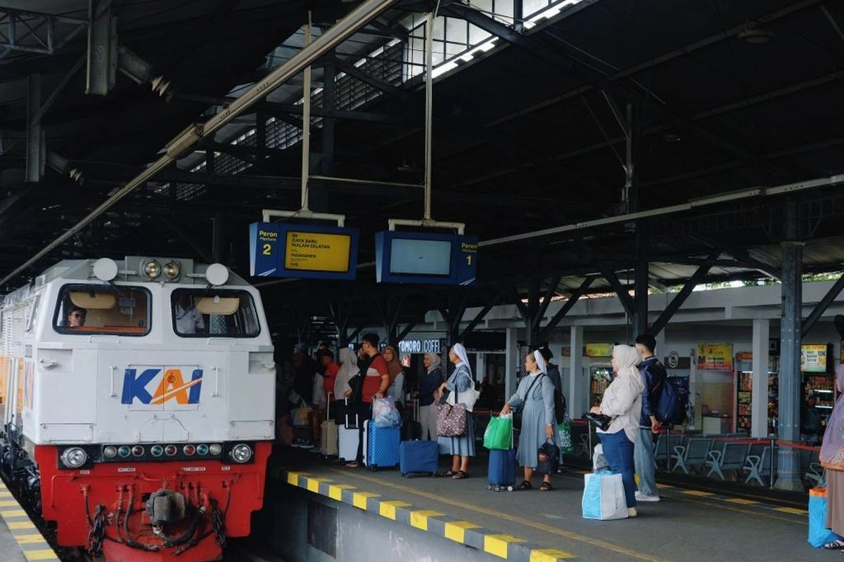 Okupansi Tembus 100 Persen di Libur Paskah, KAI Layani 406.755 Penumpang
