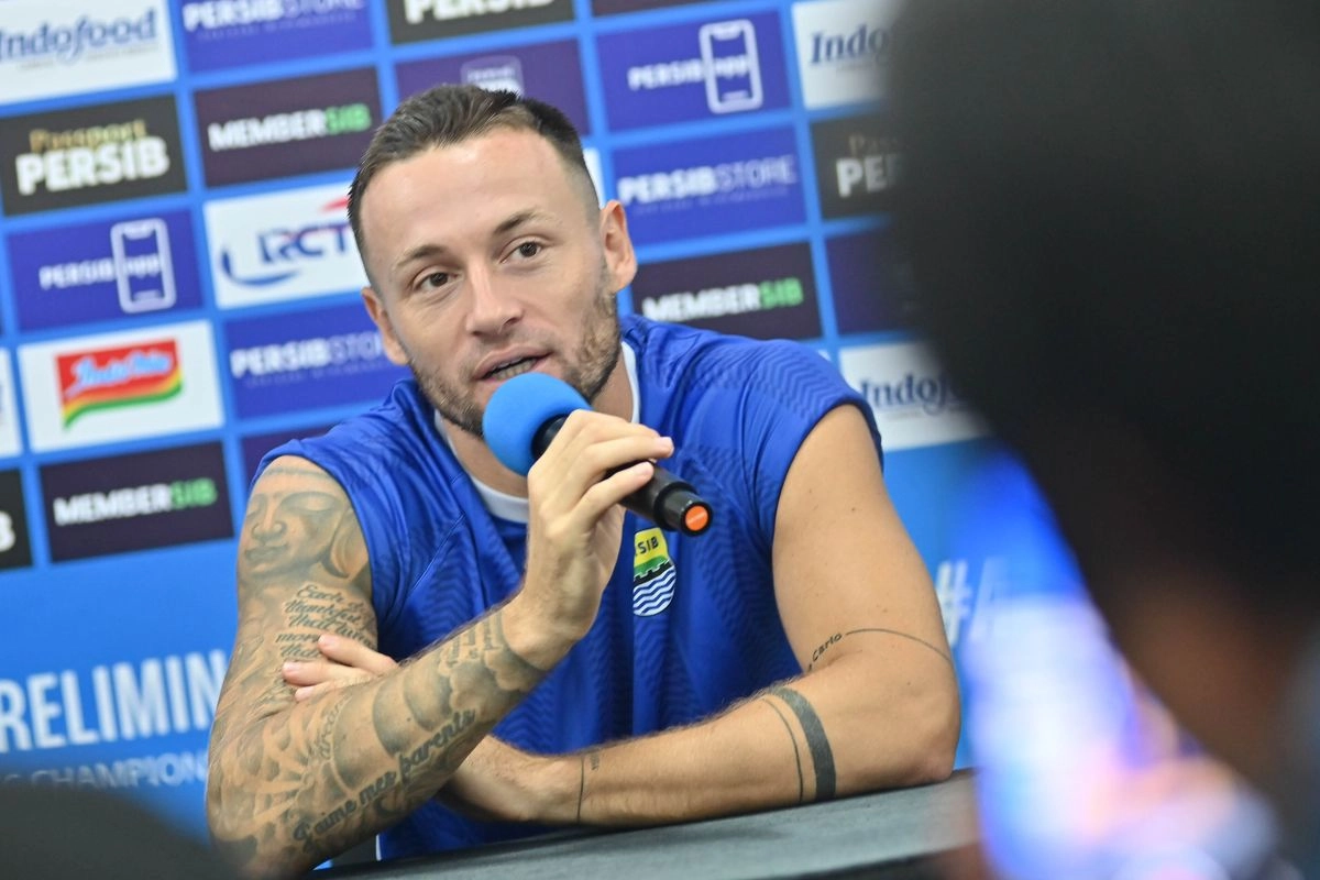 Link Live Streaming Semen Padang Vs Persib, Marc Klok Waspada