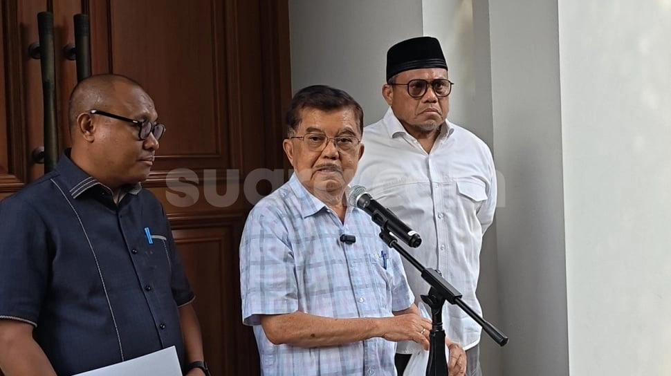 Di momen Ramadhan, Jusuf Kalla mengadakan sejumlah pertemuan dengan beberapa pihak