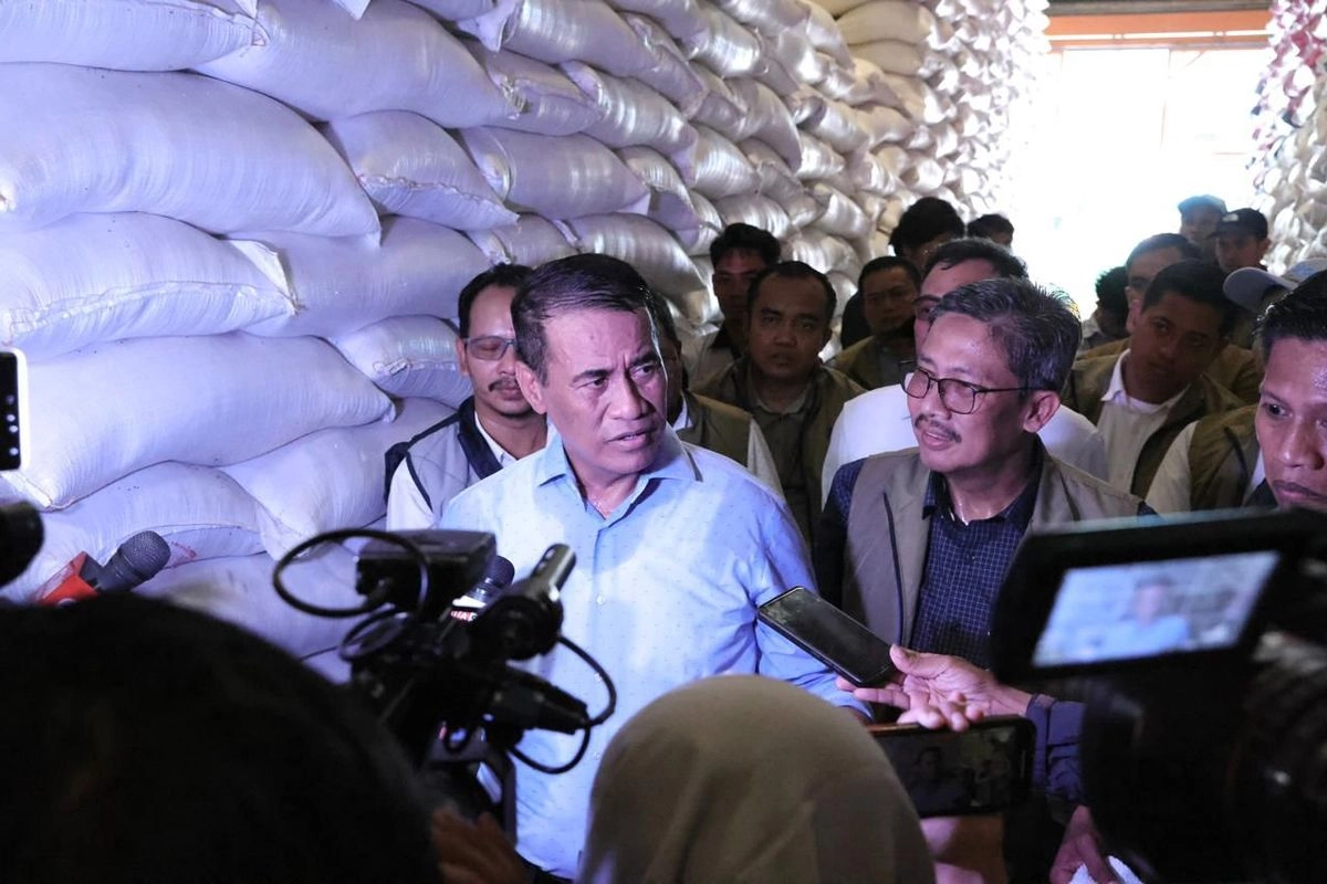 Amran: Stok Beras Pemerintah 4,5 Juta Ton, Gudang Bulog Penuh