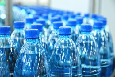 Harga Plastik Melonjak, Industri Air Minum Dalam Kemasan Tertekan