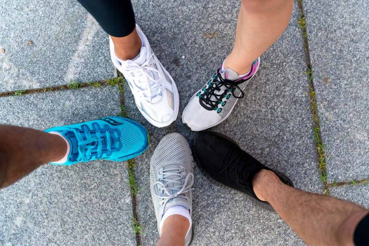 5 Jenis Sepatu Nyaman tapi Berbahaya untuk Kesehatan Kaki, Termasuk Flat Shoes