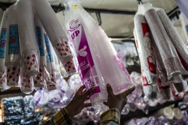 ID Food Kesulitan Kemasan, Pasokan Plastik Seret Imbas Konflik Timur Tengah