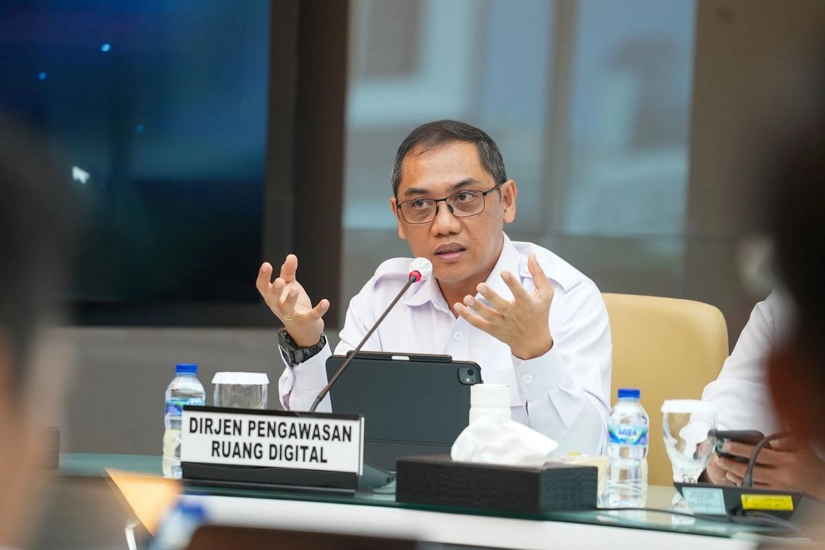 Komdigi Dalami Dugaan Pelanggaran Meta dan Google Terkait PP Tunas