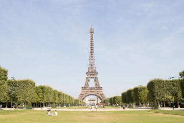 Potongan Tangga Menara Eiffel Akan Dilelang, Ini Perkiraan Harganya