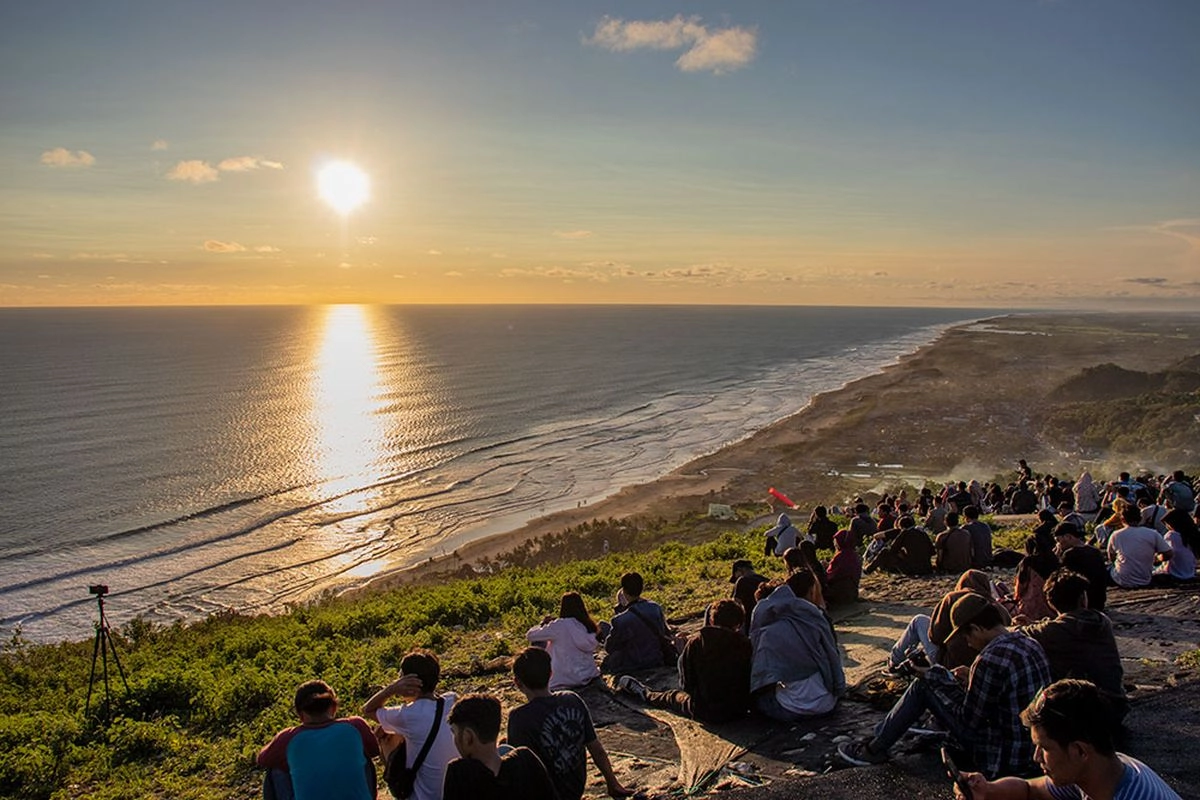 Wisatawan yang ke Gunungkidul Kini Tidak ditarik Retribusi di Parangtritis