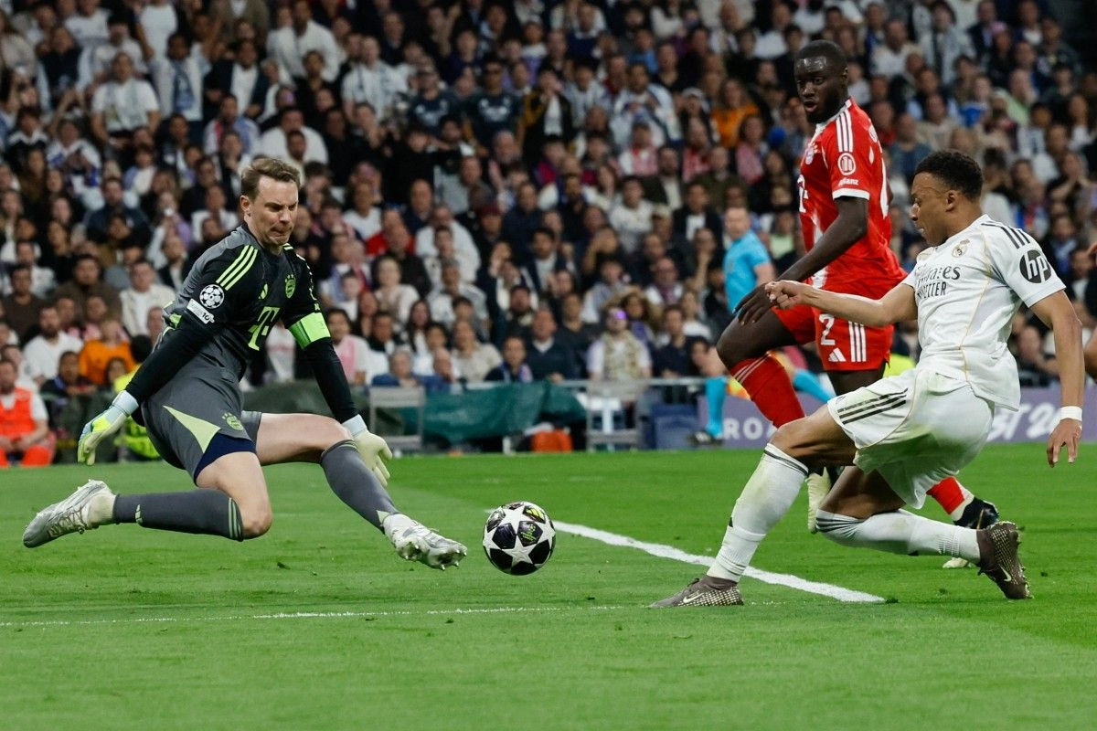 Sanjung Aksi Manuel Neuer, Vincent Kompany: Dia Membuatnya Terlihat Mudah