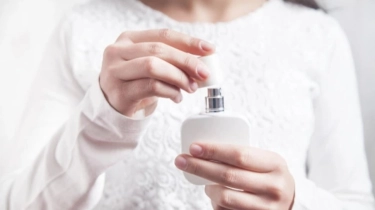 5 Parfum Wanita untuk yang Sering Naik Transportasi Umum, Bye-bye Bau Badan
