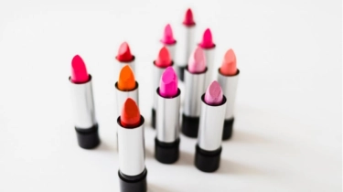 7 Lipstik dengan SPF Tinggi, Hempas Bibir Hitam dan Pecah-pecah saat Cuaca Panas
