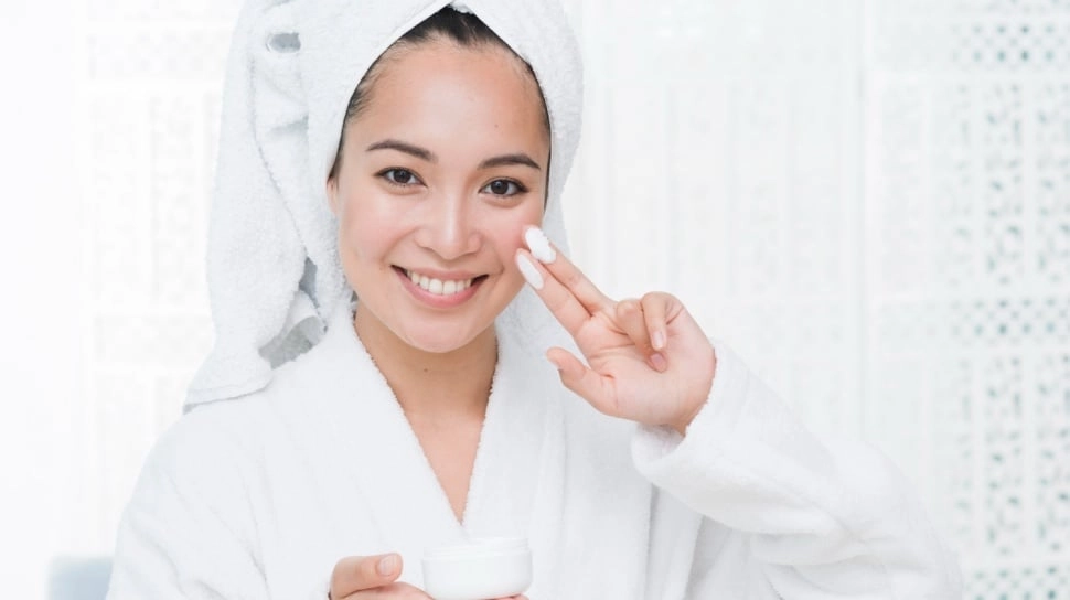 Cara Pakai Moisturizer yang Benar, Biar Kulit Glowing Maksimal