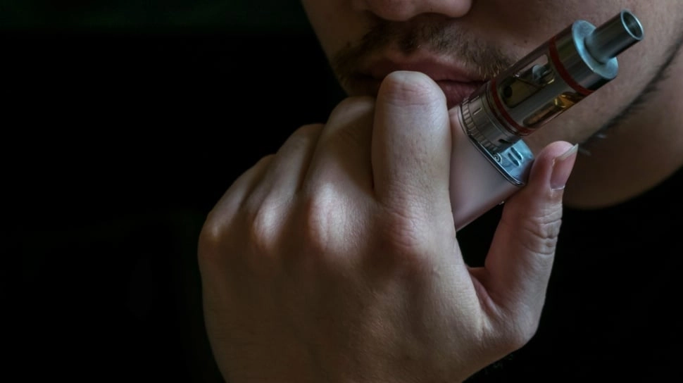 Di Tengah Wacana Pelarangan oleh BNN, Pengguna Sebut Vape Pangkas Pengeluaran