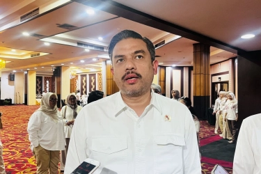 Menteri Maman: Rumput Laut dan Singkong Bisa Jadi Bahan Plastik