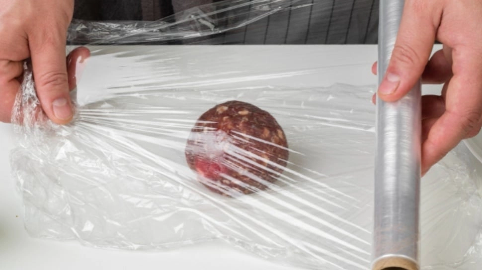 3 Bahan Dapur Pengganti Plastik Wrap untuk Simpan Makanan agar Tetap Segar