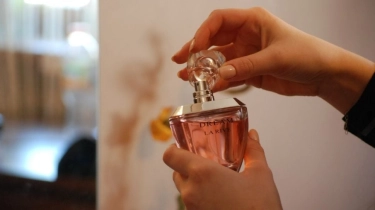 6 Parfum Wanita Aroma Bunga dari Brand Lokal, Bikin Aura Elegan dan Berkelas