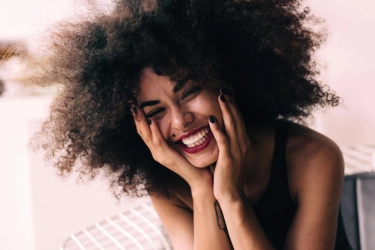 5 Cara Mencegah Rambut Keriting Kusut Saat Bangun Pagi, Coba Oleskan Minyak Alami