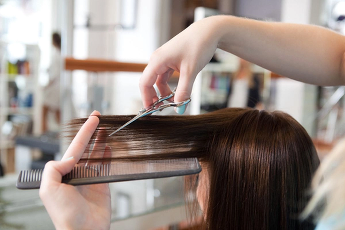 Potongan Rambut yang Bikin Perempuan Tampak Lebih Muda Menurut Penata Rambut