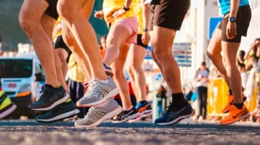 7 Sepatu Lokal Sekelas Nike dan ASICS, Fleksibel Buat Jalan Jauh dan Lari