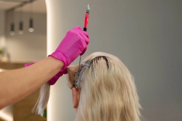 Aturan Aman Bleaching Rambut Tanpa Memicu Kerusakan