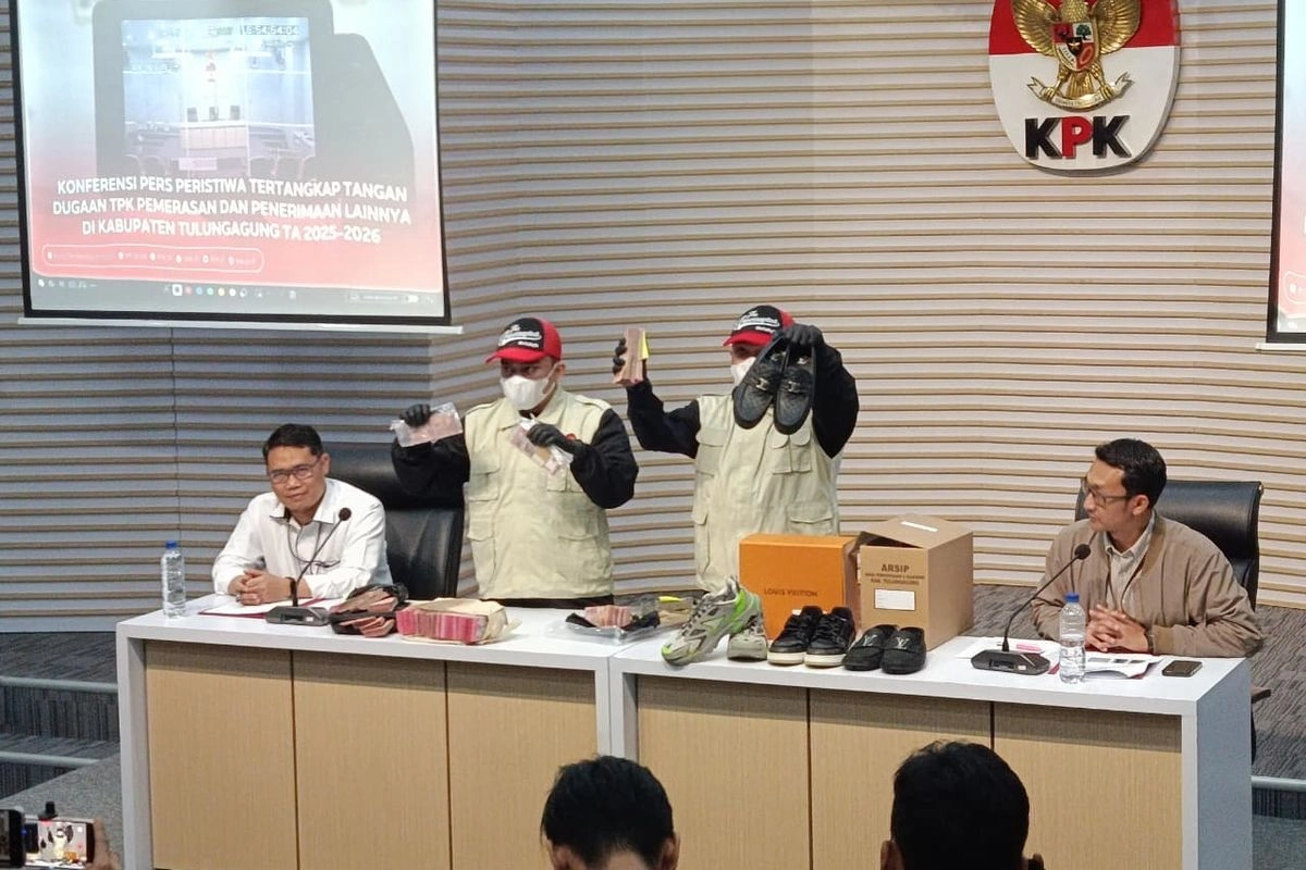 OTT Bupati Tulungagung, KPK Sita Rp 335,4 Juta dan Sepatu Louis Vuitton