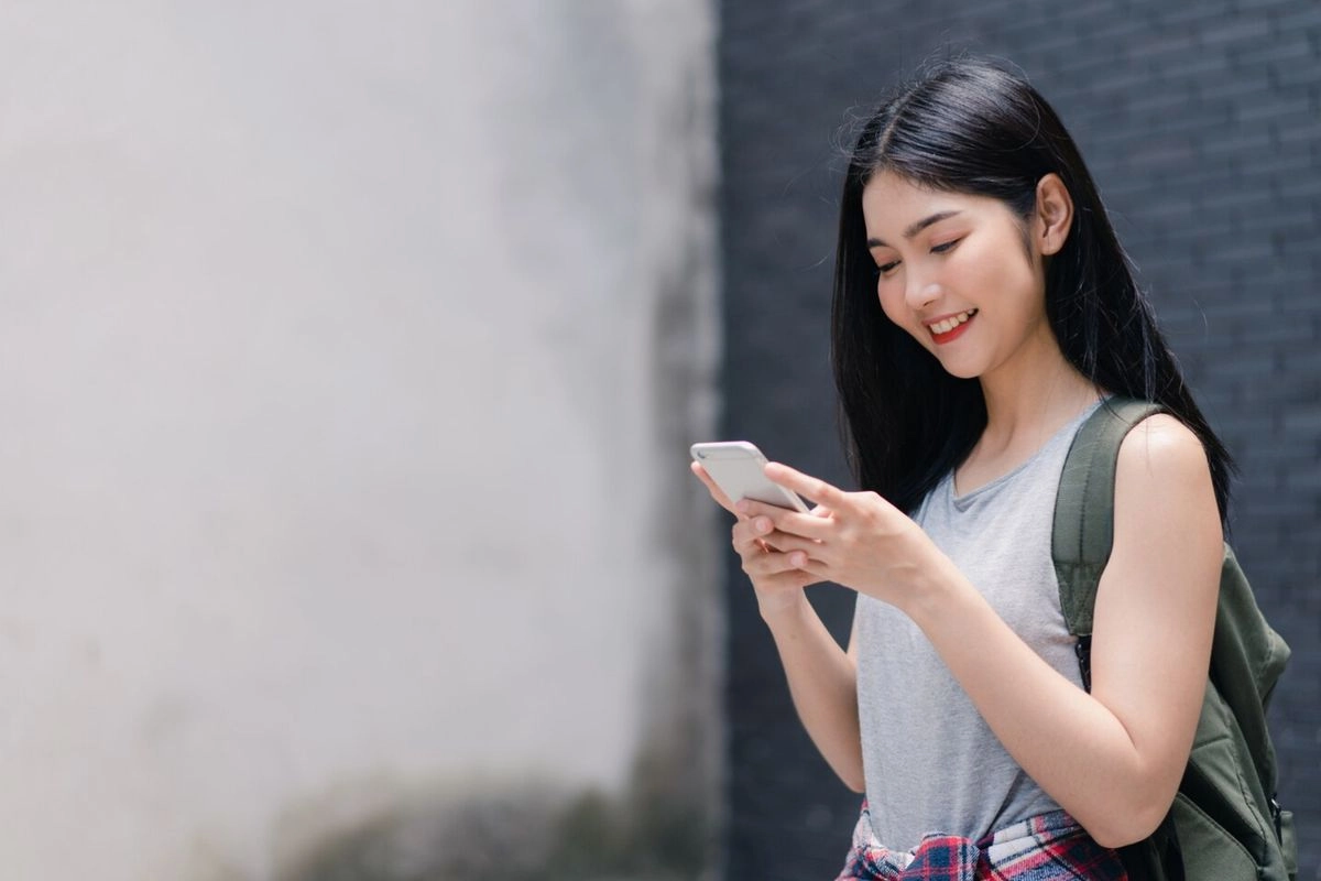 Kenapa Scroll Medsos Susah Berhenti? Ini Penjelasan Psikologi