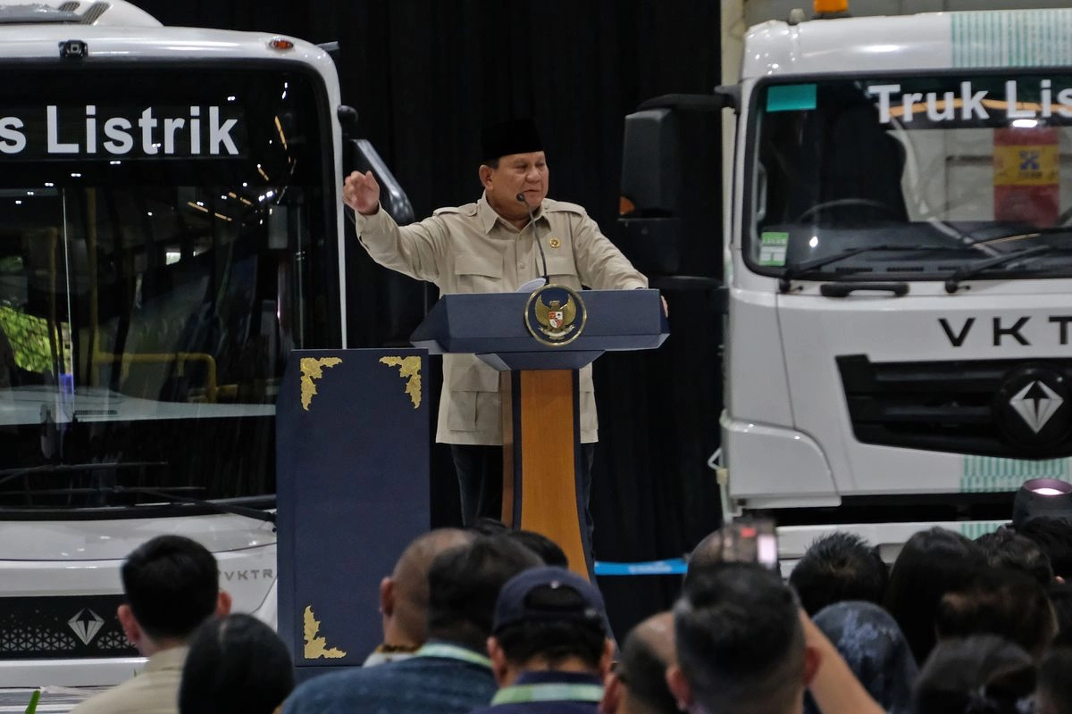 Poltracking: Publik Puas dengan Kinerja Prabowo-Gibran karena MBG hingga Bantuan Tepat Sasaran