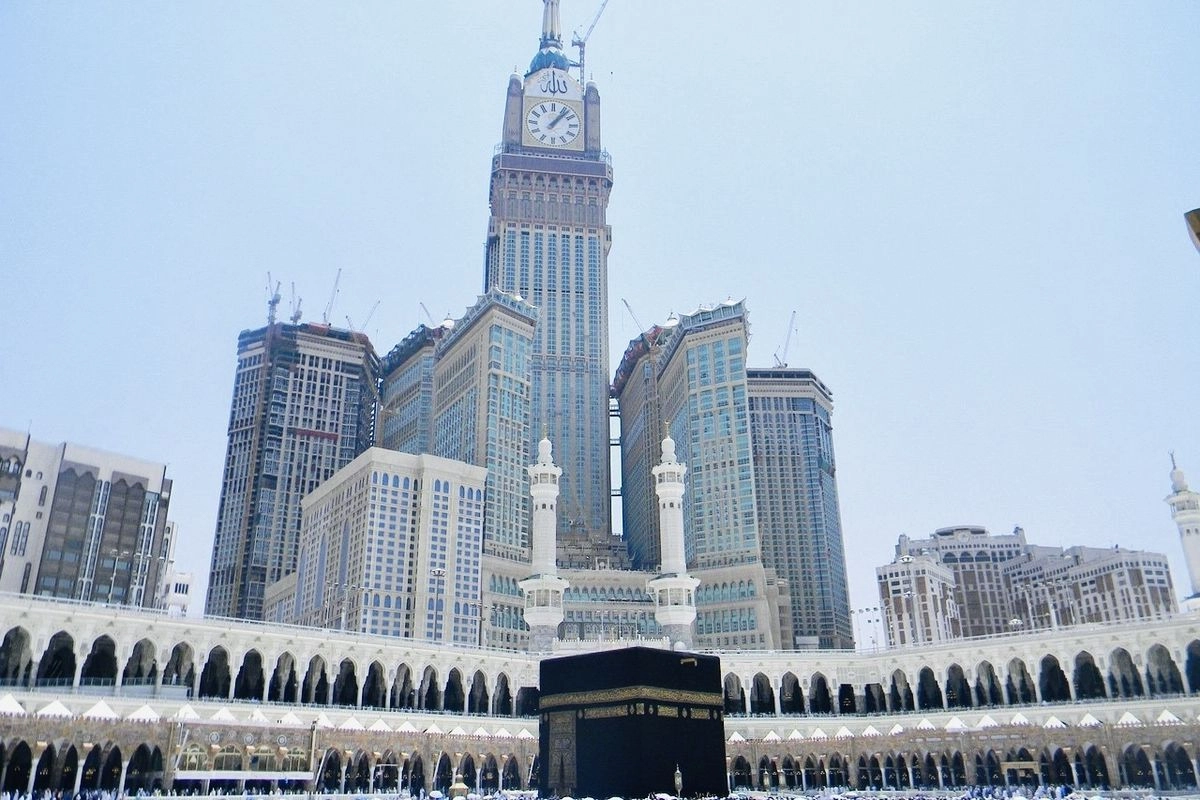 Akses ke Mekkah Dibatasi Mulai 13 April, Simak Aturan Lengkapnya!