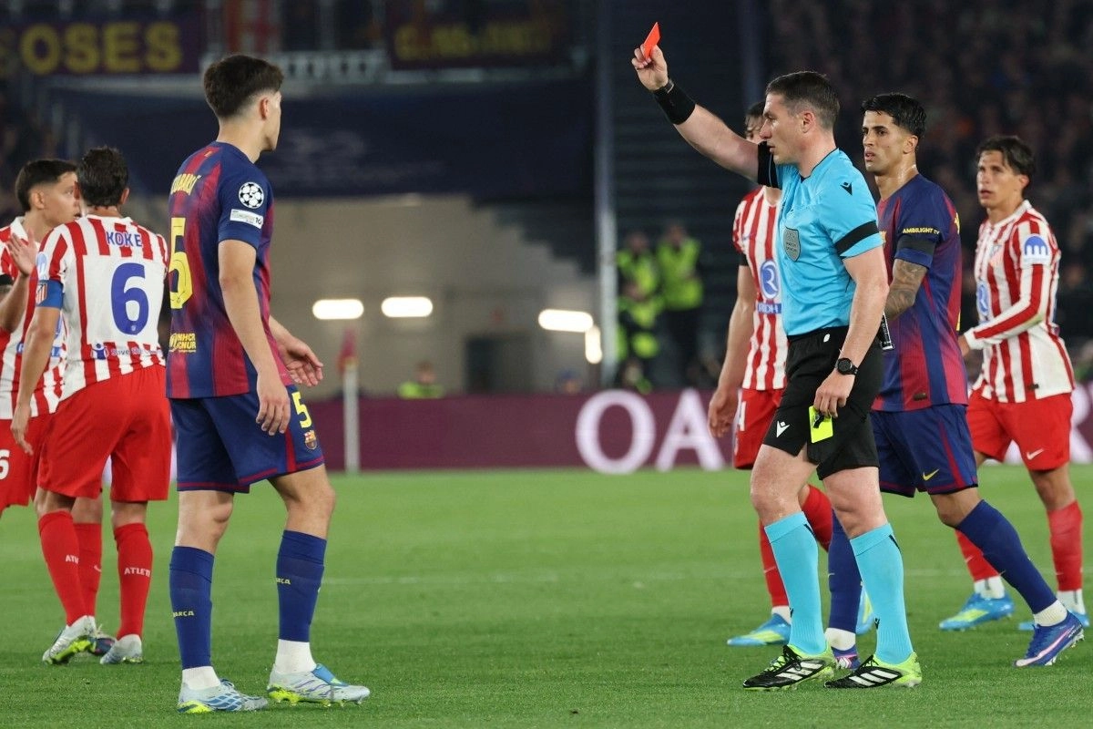 Hansi Flick Protes Kondisi Lapangan Markas Atletico Madrid ke UEFA