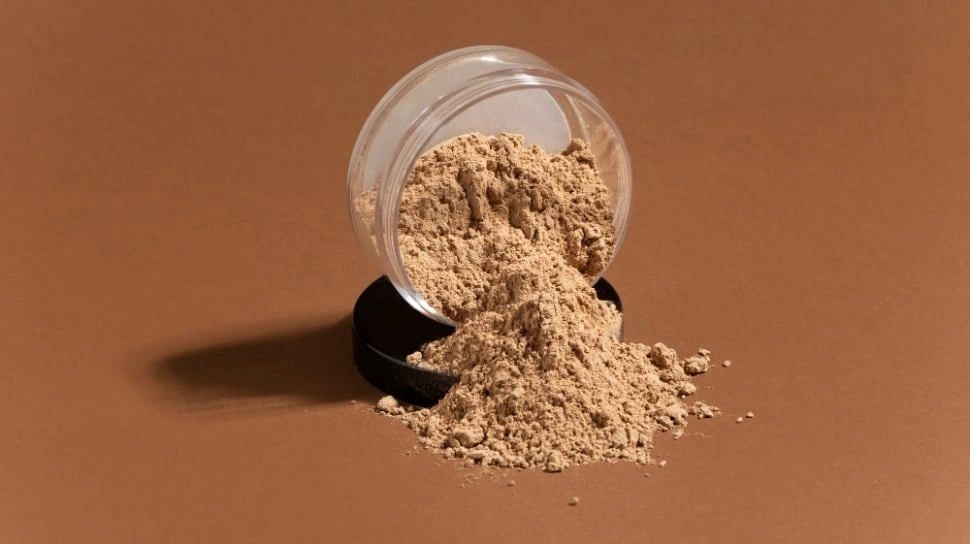 6 Bedak Tabur Tahan Air, Makeup Tetap Mulus Meski Keringatan Seharian