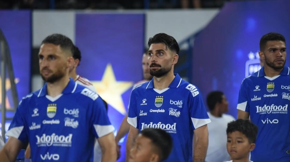 Enggan Larut Euforia, Frans Putros Minta Persib Bandung Fokus Hadapi Dewa United