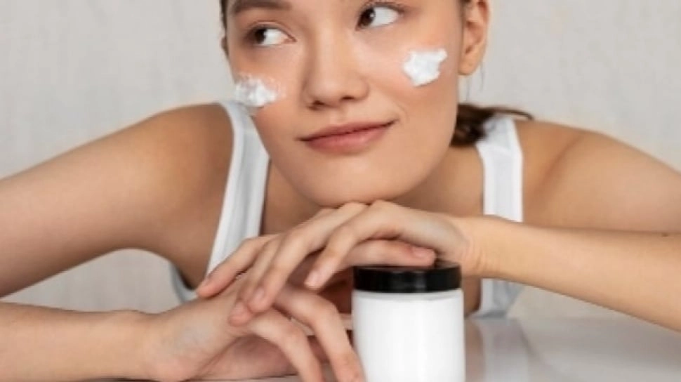 5 Rekomendasi Moisturizer dari Brand Lokal untuk Mencerahkan Kulit