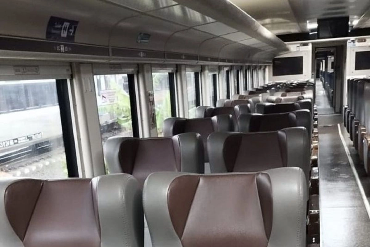 2 Kereta Tujuan Jakarta–Jawa Timur Ini Kini Makin Nyaman Berkat Rangkaian Baru