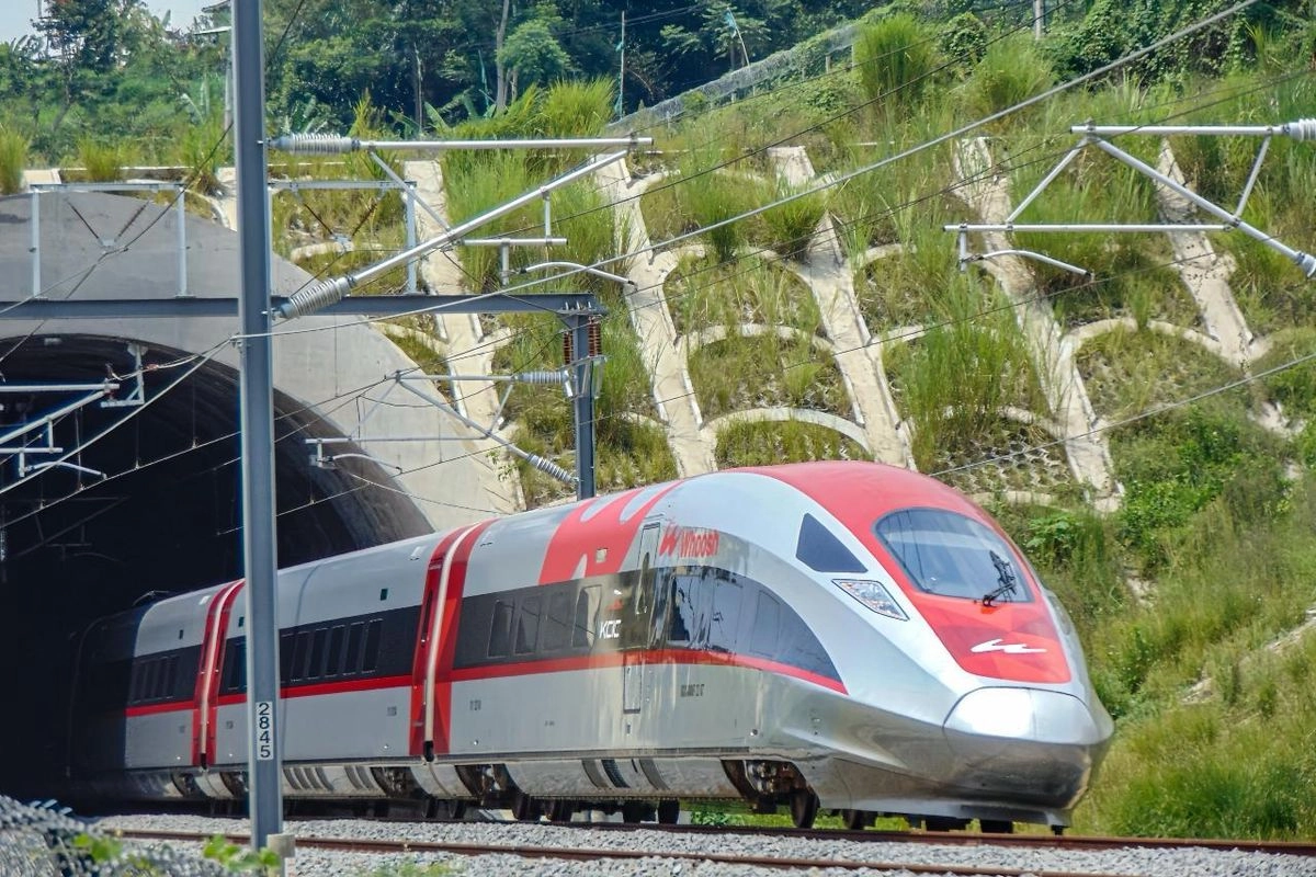 Penumpang LRT, KRL, hingga Whoosh Naik pada Kuartal I 2026