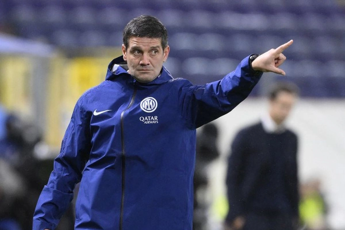 Alasan Chivu Disamakan dengan Mourinho Usai Konferensi Pers