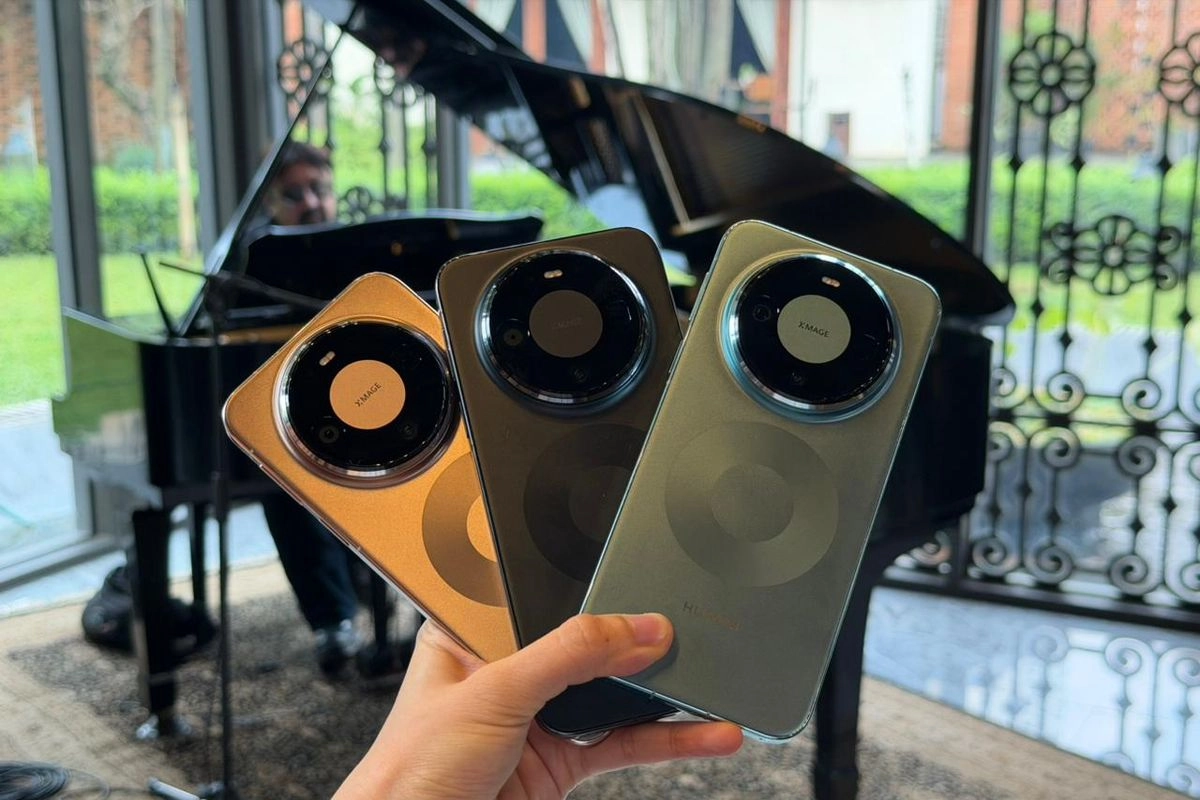 Hands-on Huawei Mate 80 Pro, Punya Tiga Lubang Layar dan Modul Kamera Ikonik